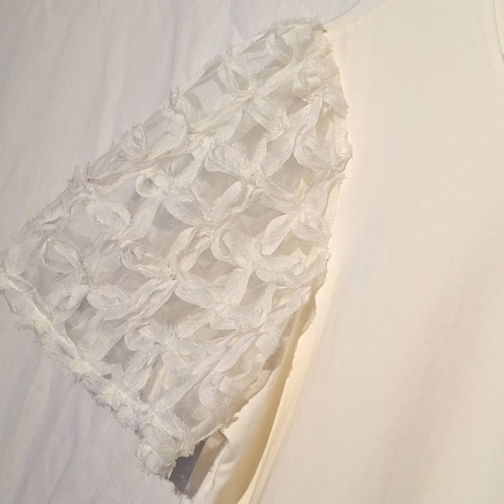 3/$20--Chico's Cotton Cream Blouse, Short White Lacey Sleeves, Slipover, NWOT - Picture 4 of 11